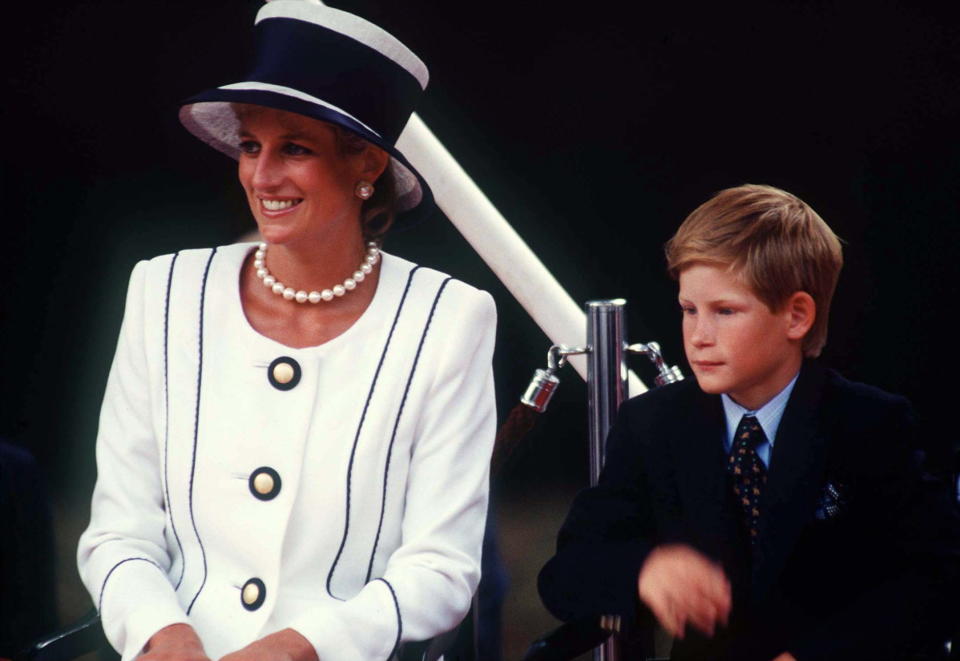 LONDON, UNITED KINGDOM - AUGUST 19:  The Princess Of Wales & Prince Harry  (henry) Attend  Vj  Day Commemorative Events  (Photo by Tim Graham Photo Library via Getty Images)