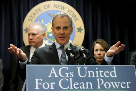 New York Attorney General Eric Schneiderman speaks at a news conference with other U.S. State Attorney's General to announce a state-based effort to combat climate change in the Manhattan borough of New York City, March 29, 2016. REUTERS/Mike Segar