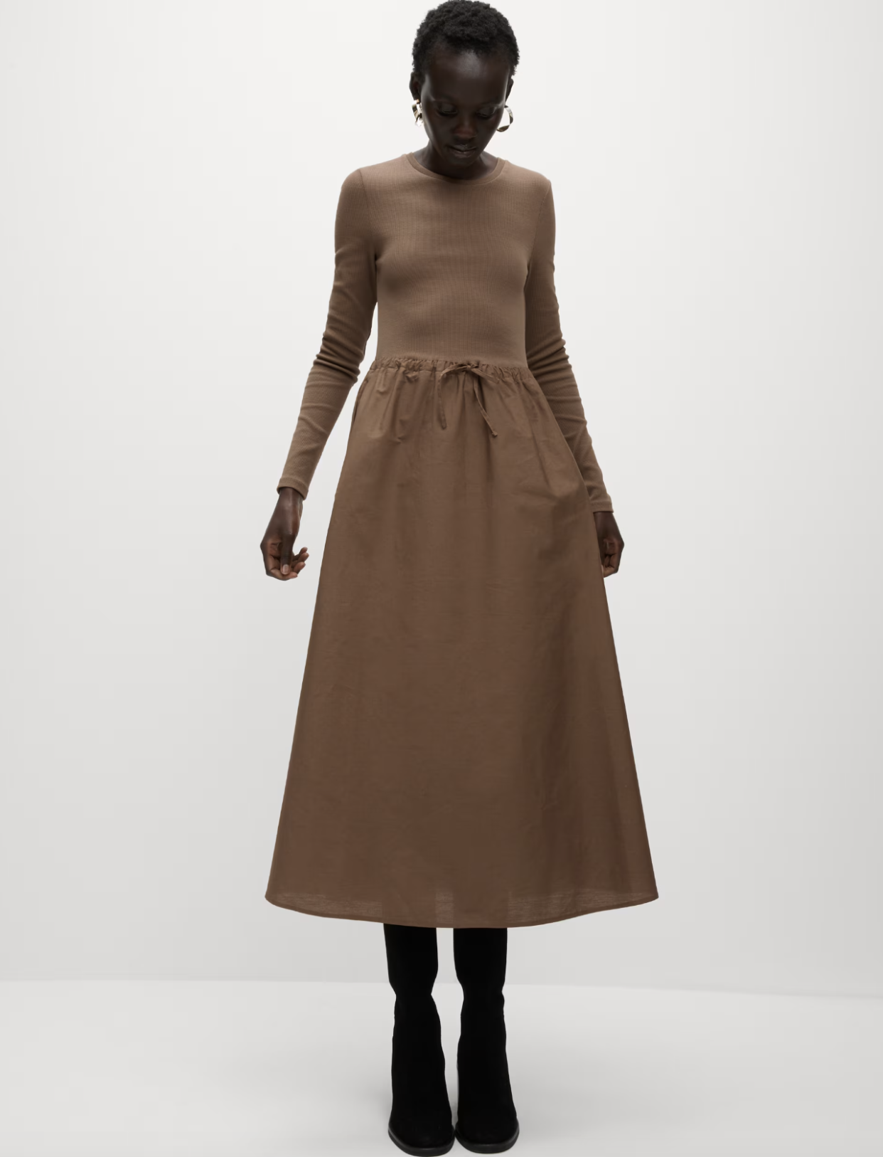 The dress also now comes in a warm toffee hue, perfect for autumn. (Marks & Spencer) 