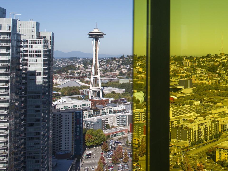 (Bloomberg) -- Apple Inc. is significantly increasing its footprint in Seattle as its expands on a previously announced plan to boost hiring, bringing an additional 2,000 jobs to the area in the next five years.The iPhone maker signed a lease for office space at 333 Dexter, a 660,000-square-foot (61,300-square-meter) development in the South Lake Union neighborhood being built by Kilroy Realty Corp., according to the office of Mayor Jenny Durkan.“These new jobs confirm what we already knew: We have the best talent and city anywhere,” Durkan said in an emailed statement. “Apple’s expanded footprint in Seattle is another example of the growing opportunity that exists for residents of Seattle and the economic powerhouse our city has become.”For years, cranes have dotted the Seattle skyline as builders rushed to accommodate a swelling population and rapidly growing tech firms, led by Amazon.com Inc. That company now employs more than 45,000 at its headquarters in town and occupies about a fifth of the city’s prime office real estate. Other firms have been muscling in to recruit from Seattle’s deep well of engineers. Both Google and Facebook Inc. are leasing offices near 333 Dexter.Apple has a relatively modest presence in the city of about 500 employees. In December, the company said that it planned to add 1,000 jobs in the area over three years as part of a national expansion that also includes spending $1 billion on a new campus in Austin, Texas.To contact the reporter on this story: Noah Buhayar in Seattle at nbuhayar@bloomberg.netTo contact the editors responsible for this story: Rob Urban at robprag@bloomberg.net, Dan Reichl, David ScheerFor more articles like this, please visit us at bloomberg.com©2019 Bloomberg L.P.