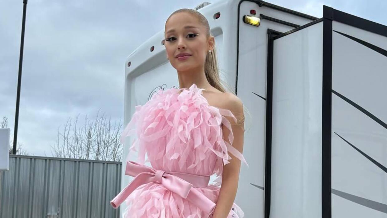  Ariana Grande Wicked Galinda balletcore Balenciaga pink bow dress silk shoes. 