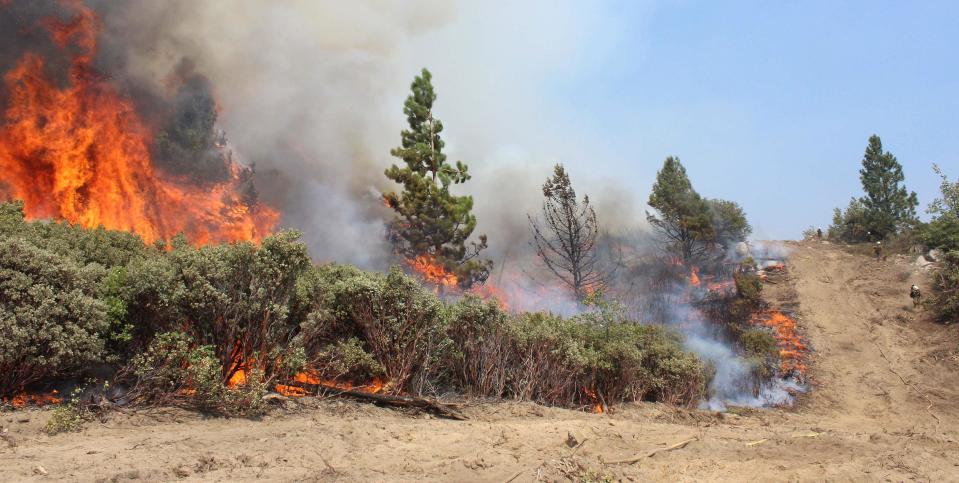 Wildfires threaten Yosemite