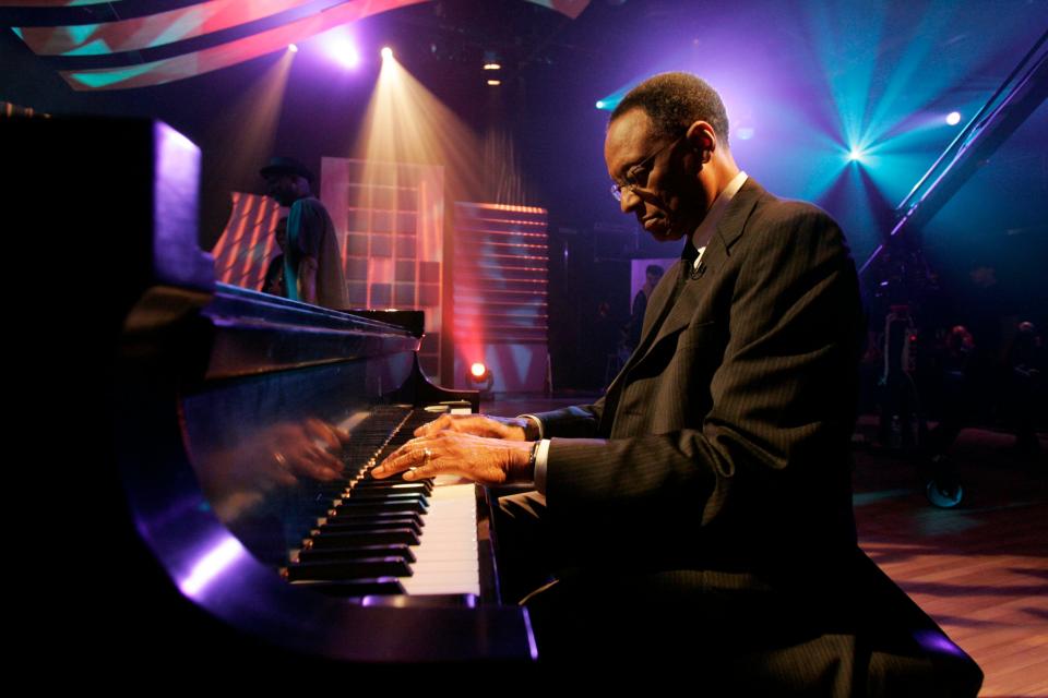 Recording artist and show host Ramsey Lewis warms up before a taping of the "Legends of Jazz with Ramsey Lewis," on Nov. 16, 2005, in WTTW's studio in Chicago.