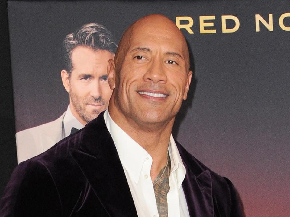 Dwayne "The Rock" Johnson hat bestätigt, dass es seiner Mutter nach einem Autounfall "wirklich gut" geht. (Bild: Tinseltown/Shutterstock.com)