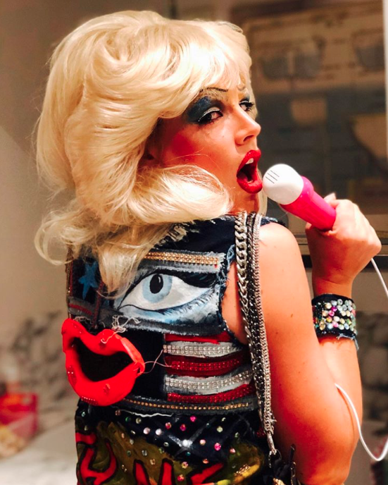 Busy Philipps as Hedwig