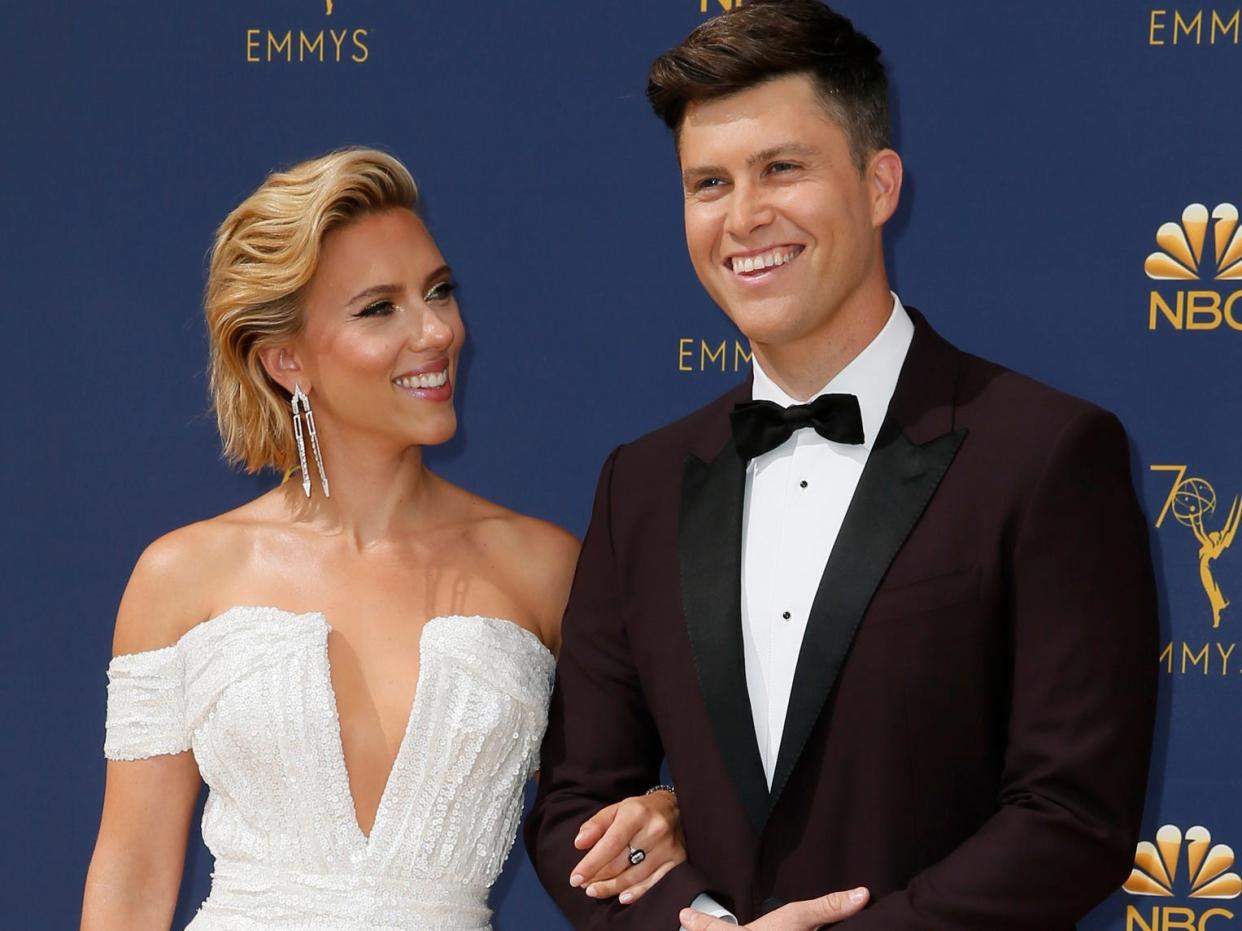 Scarlett Johansson Colin Jost emmys 2018