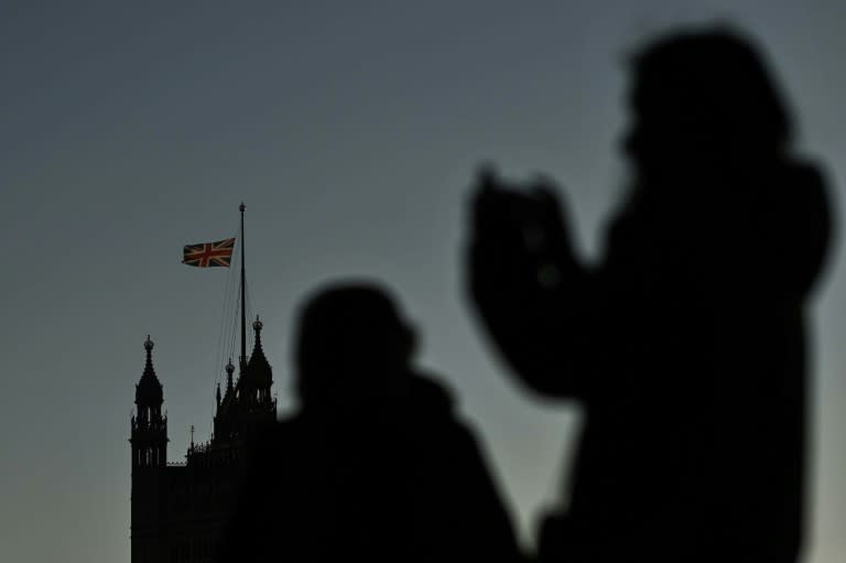 La bandera británica ondea a media asta en Londres el 16 de septiembre de 2022 (Ben Stansall)