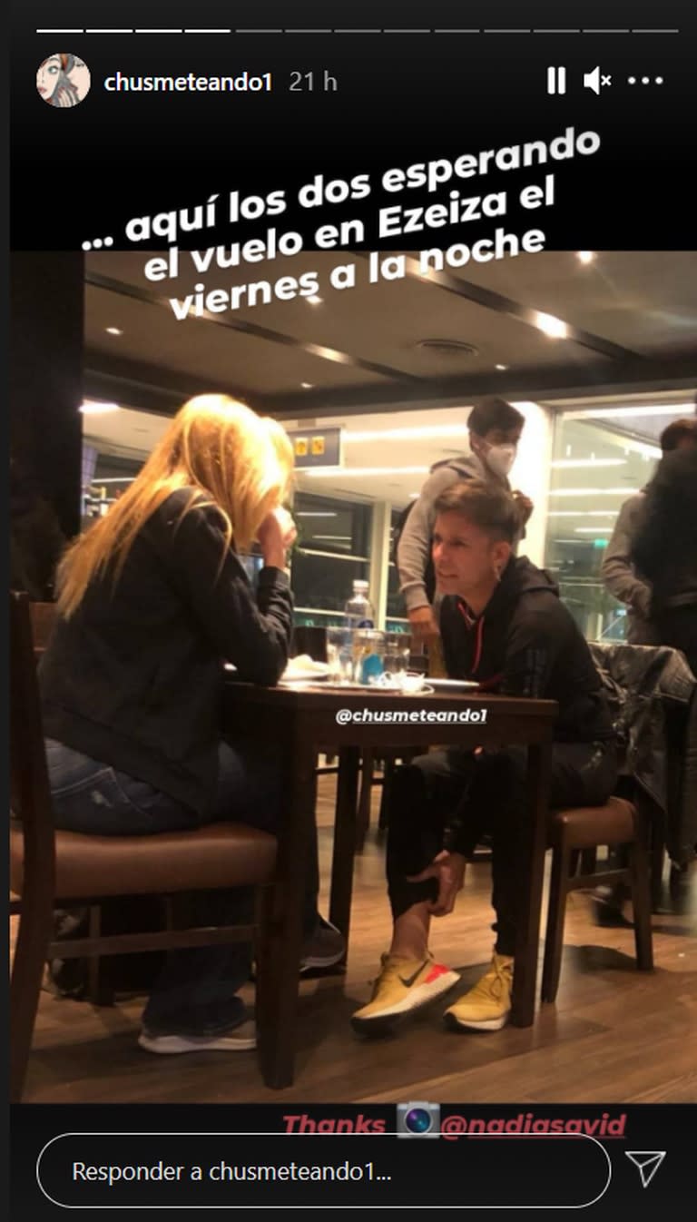 La cuenta Chusmeteando compartió una foto de Martín Bossi y Alina Moine en el aeropuerto de Ezeiza