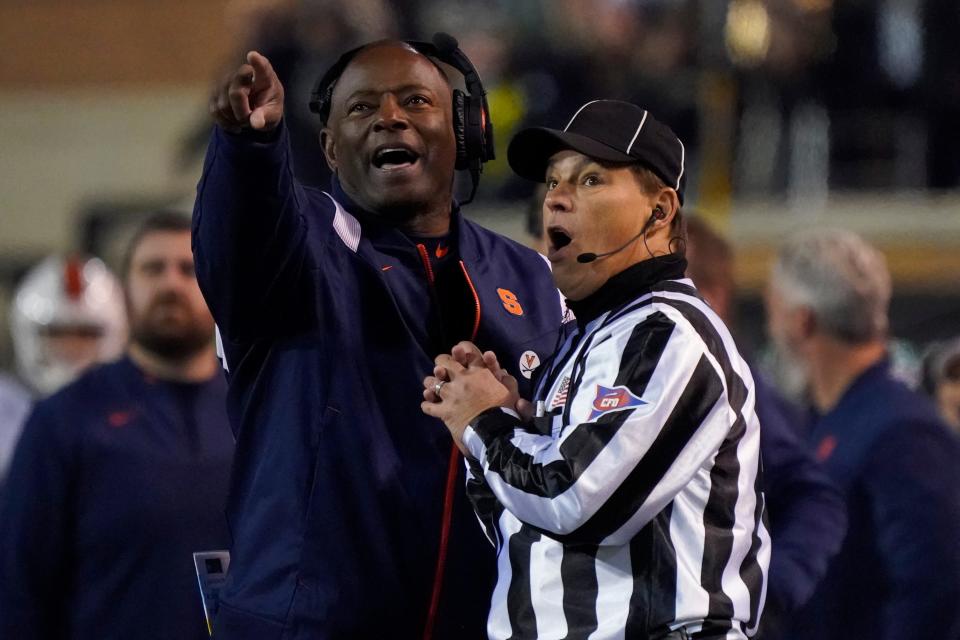 Syracuse head coach Dino Babers