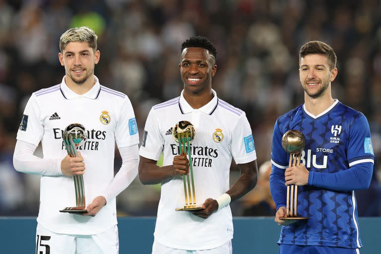 Podio sudamericano en la premiación individual: Valverde (Balón de Plata), Vinicius (Balón de Oro) y Vietto (Balón de Bronce)