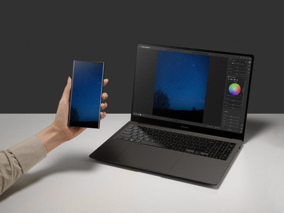 Samsung’s new laptops allow you to control its phones and tablets (Samsung)