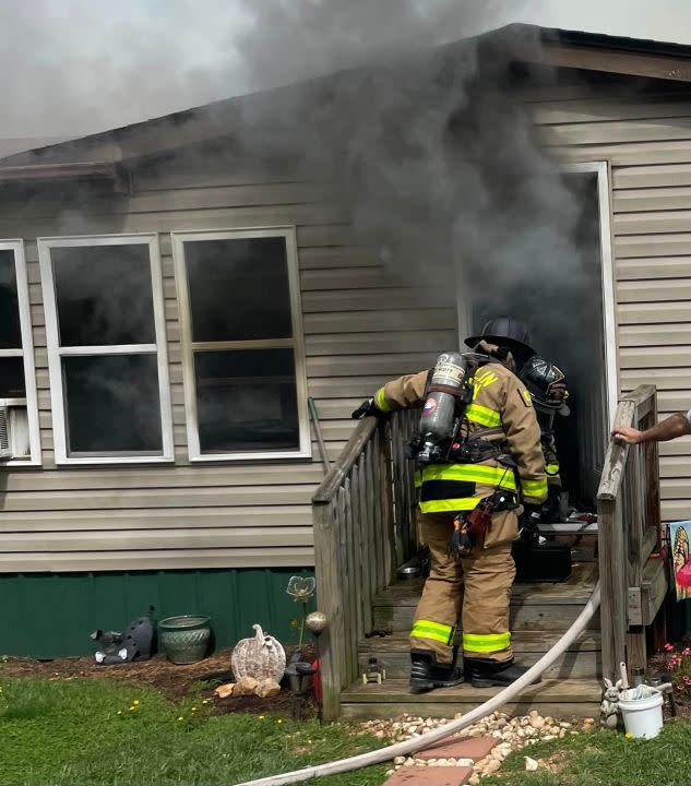 Thick smoke showing from a home on Ronnies Lane after fire on April 16. (Photo Courtesy: Franklin County Department of Public Safety)