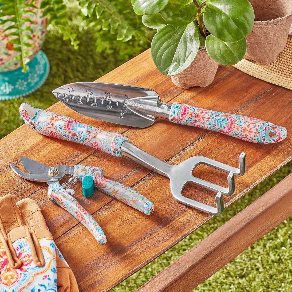 <p><a href="https://go.redirectingat.com?id=74968X1596630&url=https%3A%2F%2Fwww.walmart.com%2Fip%2FThe-Pioneer-Woman-Folk-Geo-Tool-Set-Multicolor%2F1220208044&sref=https%3A%2F%2Fwww.thepioneerwoman.com%2Fhome-lifestyle%2Fgardening%2Fg60025848%2Fwalmart-garden-tools%2F" rel="nofollow noopener" target="_blank" data-ylk="slk:Shop Now;elm:context_link;itc:0;sec:content-canvas" class="link rapid-noclick-resp">Shop Now</a></p><p>The Pioneer Woman Folk Geo Tool Set</p><p>walmart.com</p><p>$26.88</p><span class="copyright">Walmart</span>