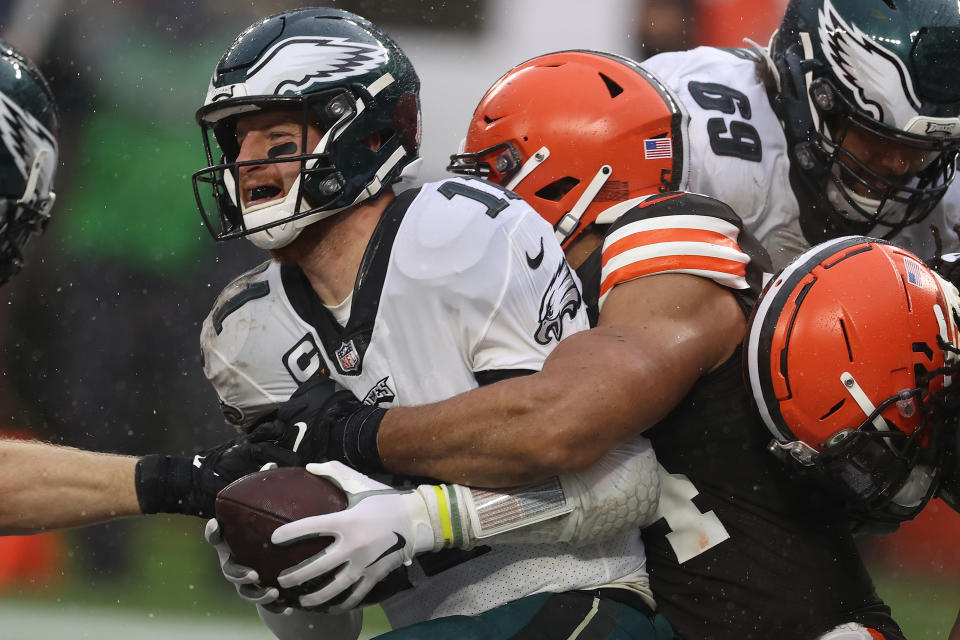 Olivier Vernon of the Cleveland Browns sacks Carson Wentz. (Photo by Gregory Shamus/Getty Images)