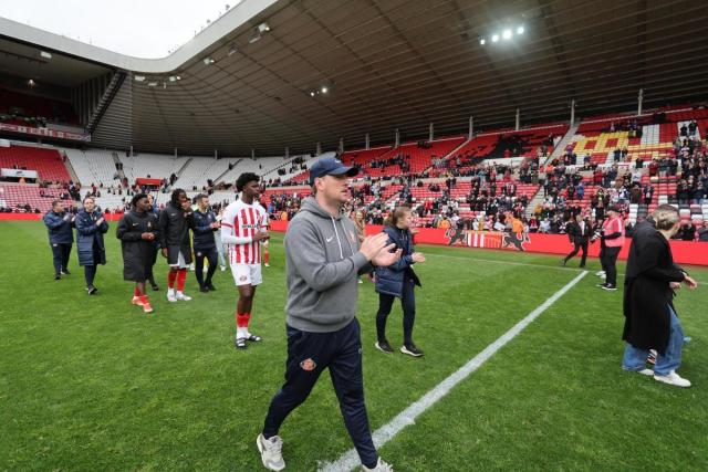 Mike Dodds outlines the three areas where responsibility for Sunderland's  season lies - Yahoo Sport