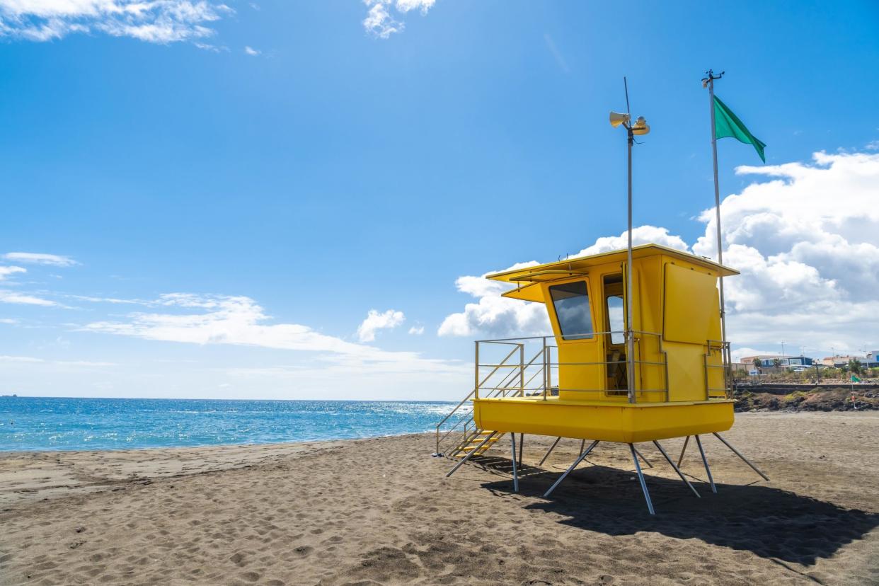 Ein Strandtag, wie hier in Kalifornien, kann locken. Laut Jeffrey Galak sollte man ihn aber abbrechen, wenn es am Schönsten ist. - Copyright: picture alliance / imageBROKER | Unai Huizi