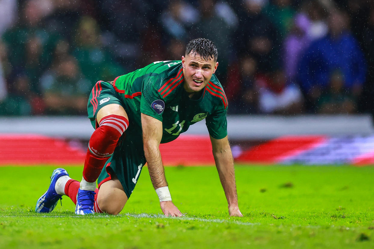 Santiago Giménez en un partido con la Selección Mexicana en noviembre pasado. (Héctor Vivas/Getty Images)