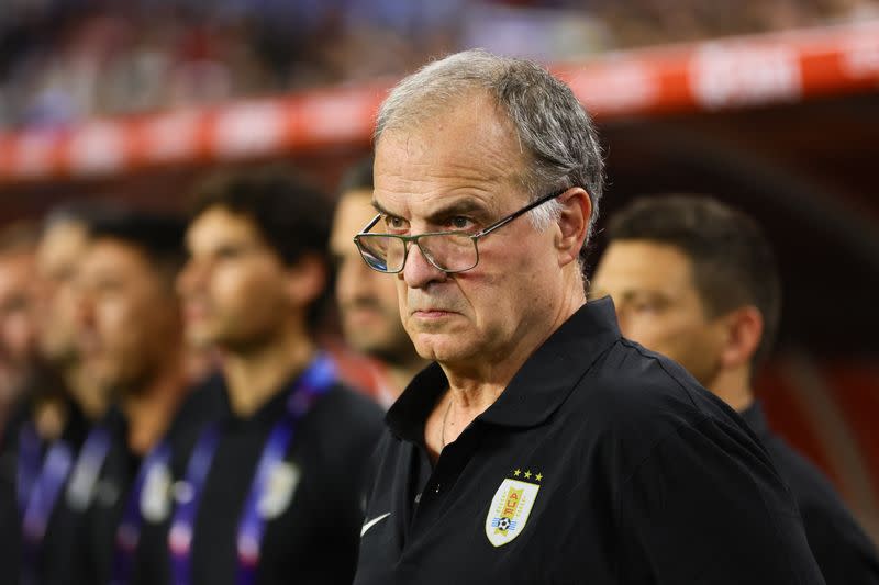 El director técnico de Uruguay Marcelo Bielsa durante el partido que su selección goleó a Panamá en la Copa América