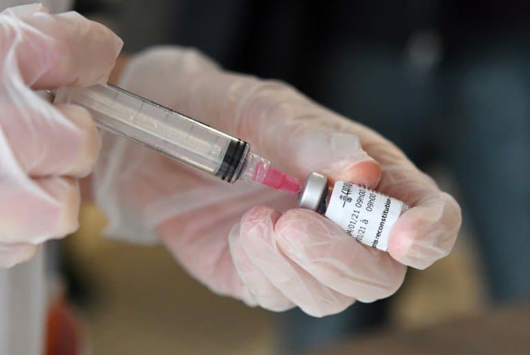 Préparation du vaccin contre le nouveau coronavirus dans une maison de retraite à Saint-Renan (Finistère, ouest de la France), le 4 janvier 2021. (Photo d'illustration) - Fred TANNEAU © 2019 AFP