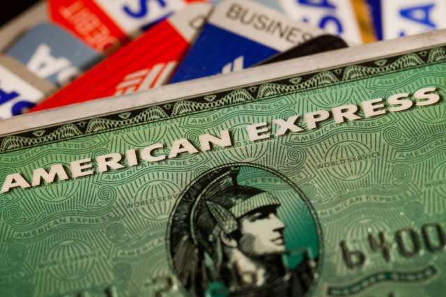 Earn up to £50 statement credits when you shop with Amex