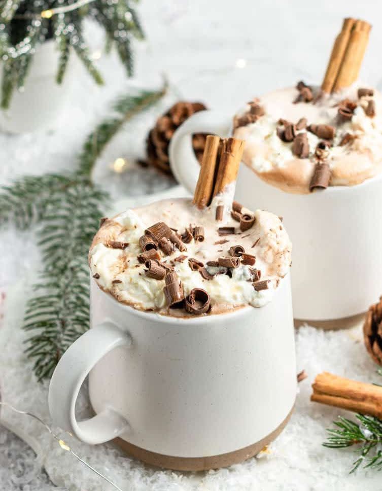 Chocolat chaud au sirop d’érable et à la cannelle