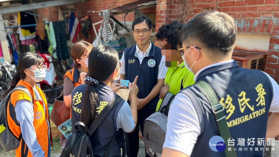 單親泰籍爸逾期居留　彰化移民署透過行動服務列車伸援手