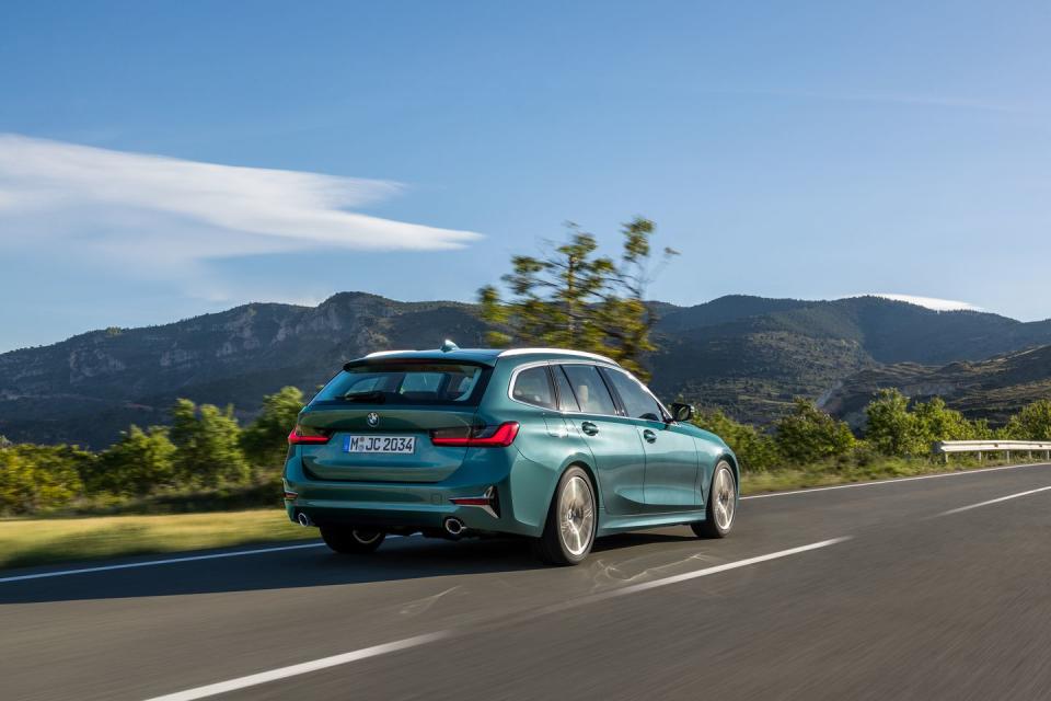 Photos of the 2020 BMW 3-Series Wagon