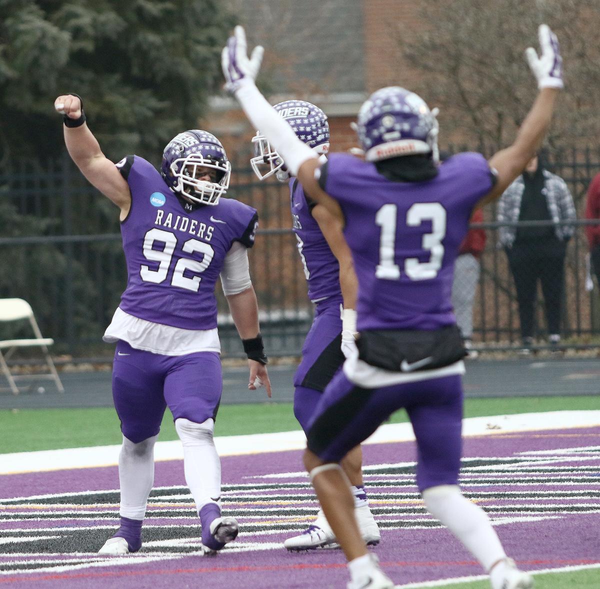 Mount Union football makes enough plays to defeat Wartburg, advance to