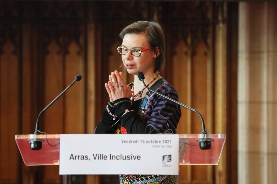 Eleonore Laloux à la cérémonie de remise de l'Ordre du mérite le 15 octobre dernier à Arras. - BFMTV