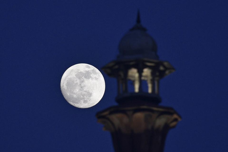 Cold Moon In New Delhi