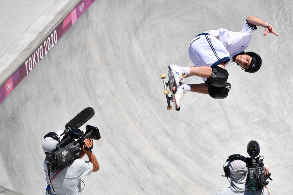 <p>Sweden's Oskar Rozenberg competes in the men's park heats during the Tokyo 2020 Olympic Games at Ariake Sports Park Skateboarding in Tokyo on August 05, 2021. (Photo by Loic VENANCE / AFP)</p> 