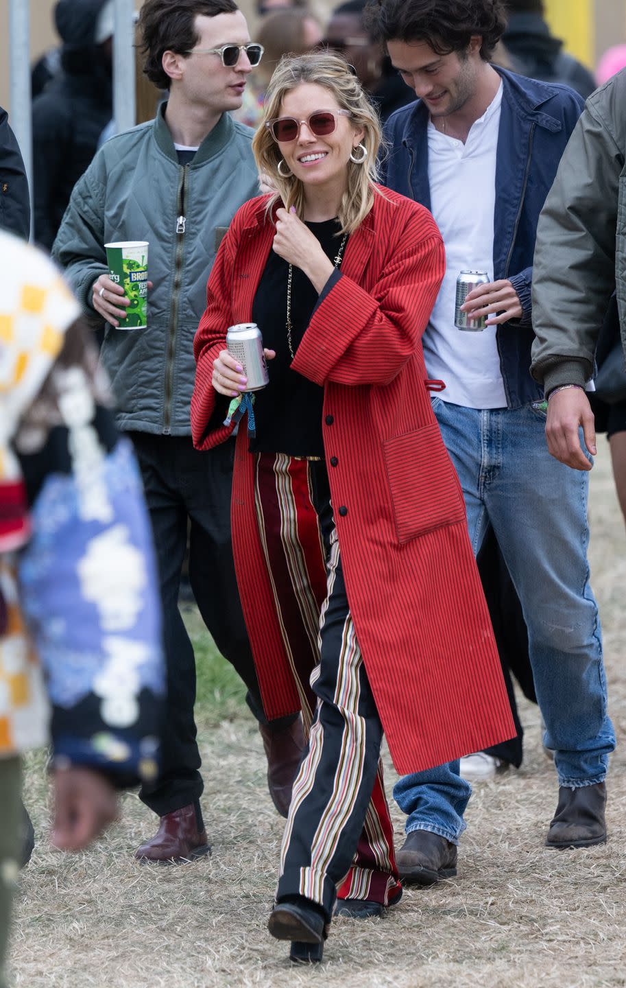 sienna miller glastonbury