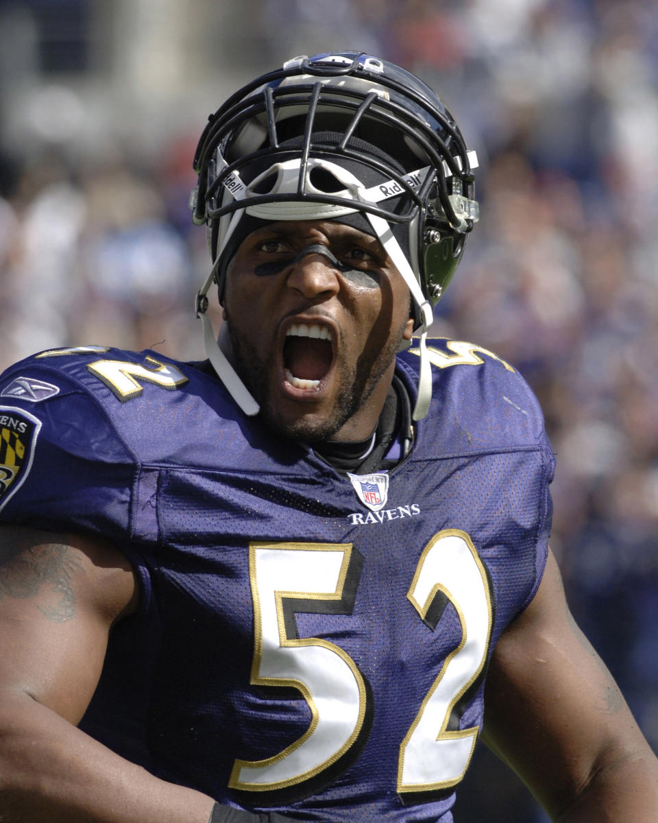 Baltimore Ravens middle linebacker Ray Lewis pumps up his team versus San Diego at M&T Bank Stadium, Baltimore, Maryland, October 1, 2006. The Ravens won 16-13. (Photo by Al Messerschmidt/Getty Images)