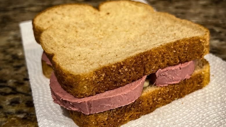 Braunschweiger sausage on bread