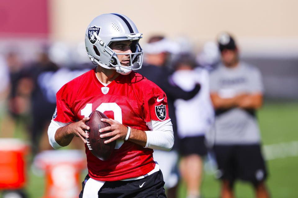 Las Vegas Raiders quarterback Jimmy Garoppolo practices during NFL football practice in Henderson, Nev., Wednesday, July 26, 2023.(Wade Vandervort/Las Vegas Sun via AP)