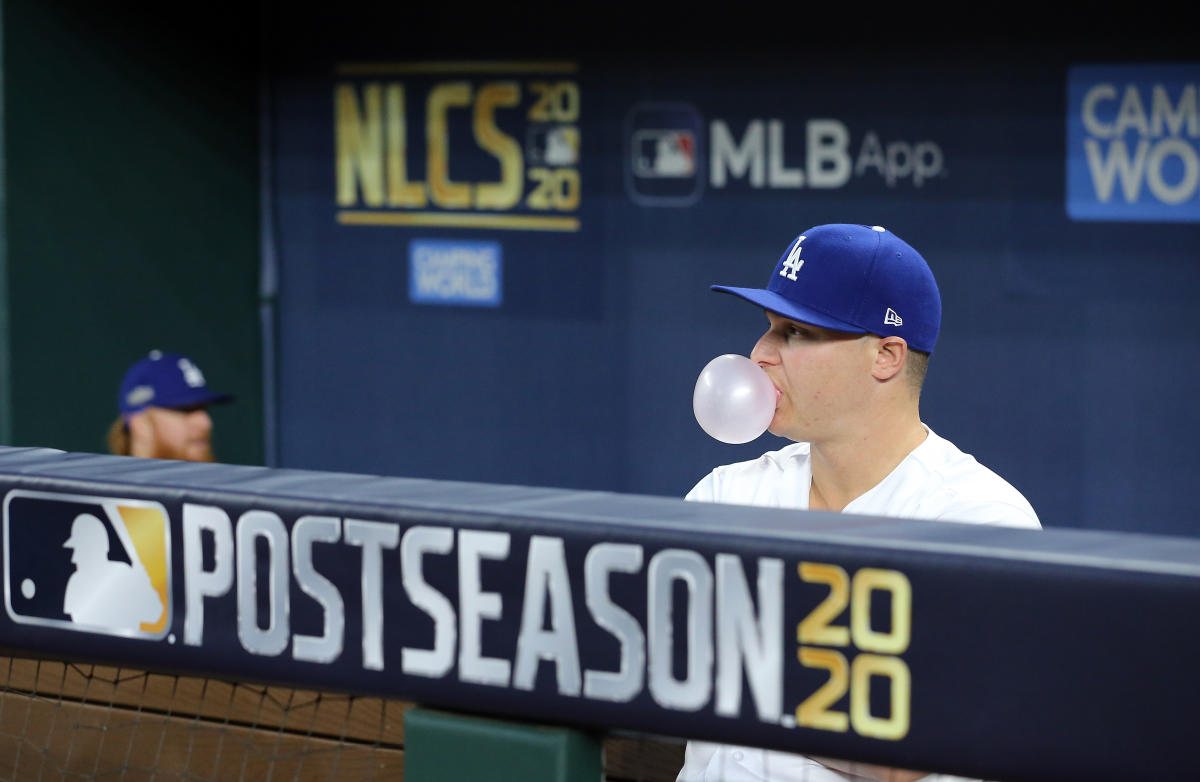 Dodgers present World Series ring to Champ Pederson, Joc's older