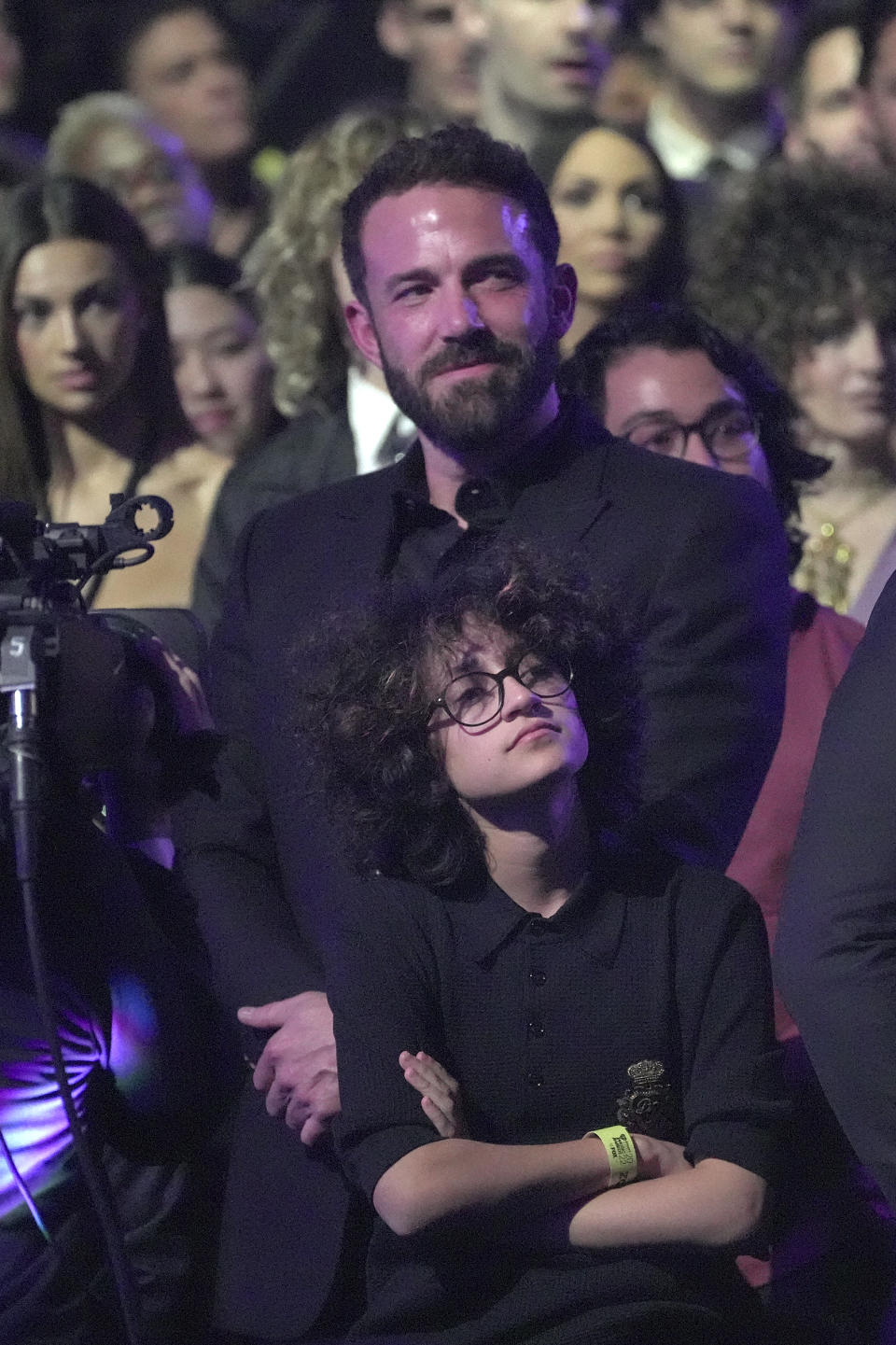 Ben Affleck y Emme Muñiz en la gala de los premios iHeartRadio en Los Angeles. (Photo by Kevin Mazur/Getty Images for iHeartRadio )