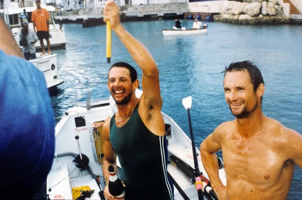 Rob Hamill mit Phil Stubbs, seinem Teamkollegen bei der ersten Atlantik-Ruderregatta im Jahr 1997.  - Copyright: Mit freundlicher Genehmigung von Rob Hamill.