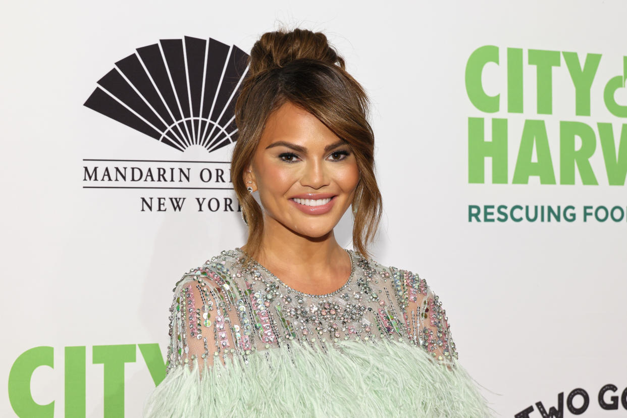 NEW YORK, NEW YORK - APRIL 26: Chrissy Teigen attends the 2022 City Harvest 