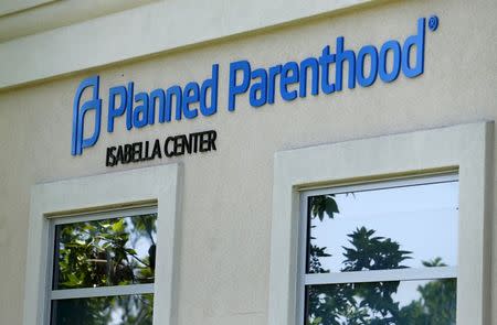 A Planned Parenthood clinic is seen in Vista, California, August 3, 2015. REUTERS/Mike Blake