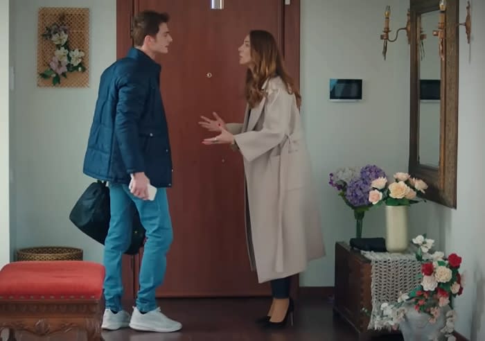 Berk se enfrenta a Ayla y se va de casa en Hermanos