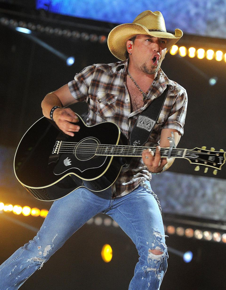 Jason Aldean performs during the CMA Music Festival at LP Field in Nashville June 7, 2012.