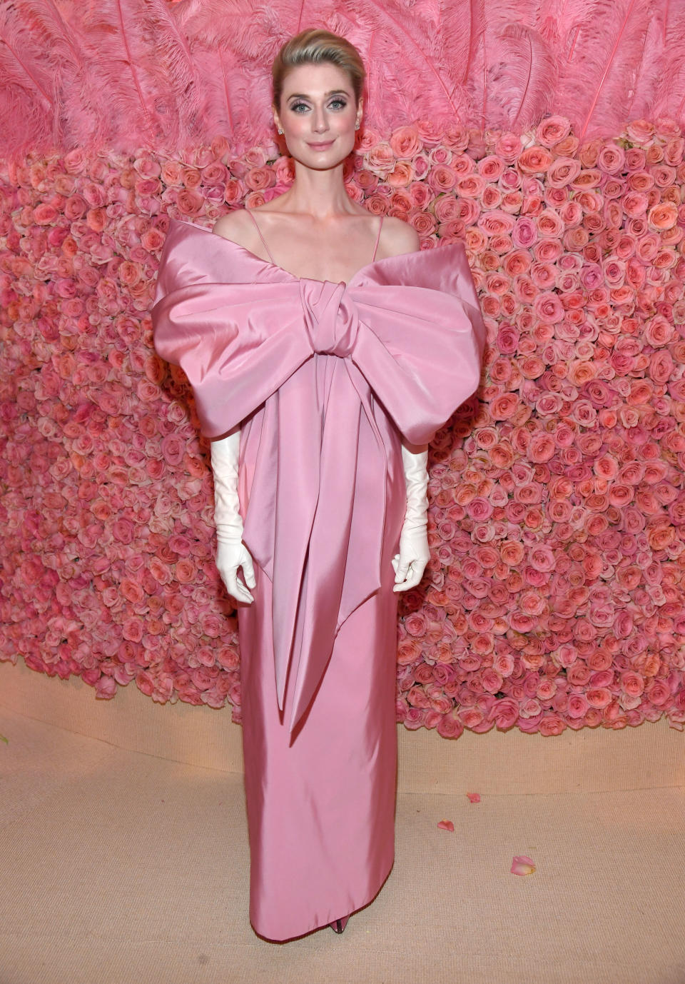 Elizabeth Debicki on the 2019 Met Gala red carpet wearing a pink dress 