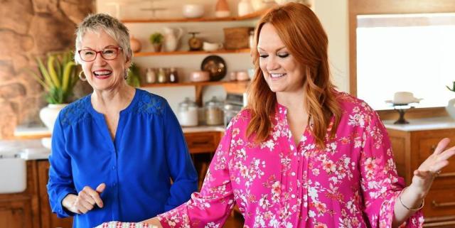 Pioneer Woman's Ree Drummond Models Her Fall Collection With Her Mom