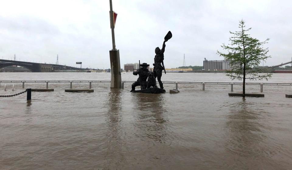 These 12 Photos Show the Mississippi River Flooding That's Decimating Small Towns