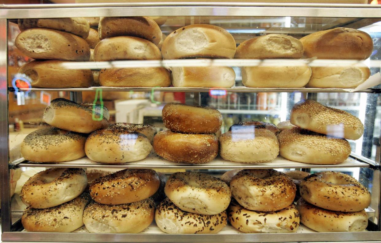 New York, UNITED STATES: Bagels on display at Katz's Delicatessen on the Lower East Side of Manhattan, 28 June 2007, at in New York: STAN HONDA/AFP/Getty Images