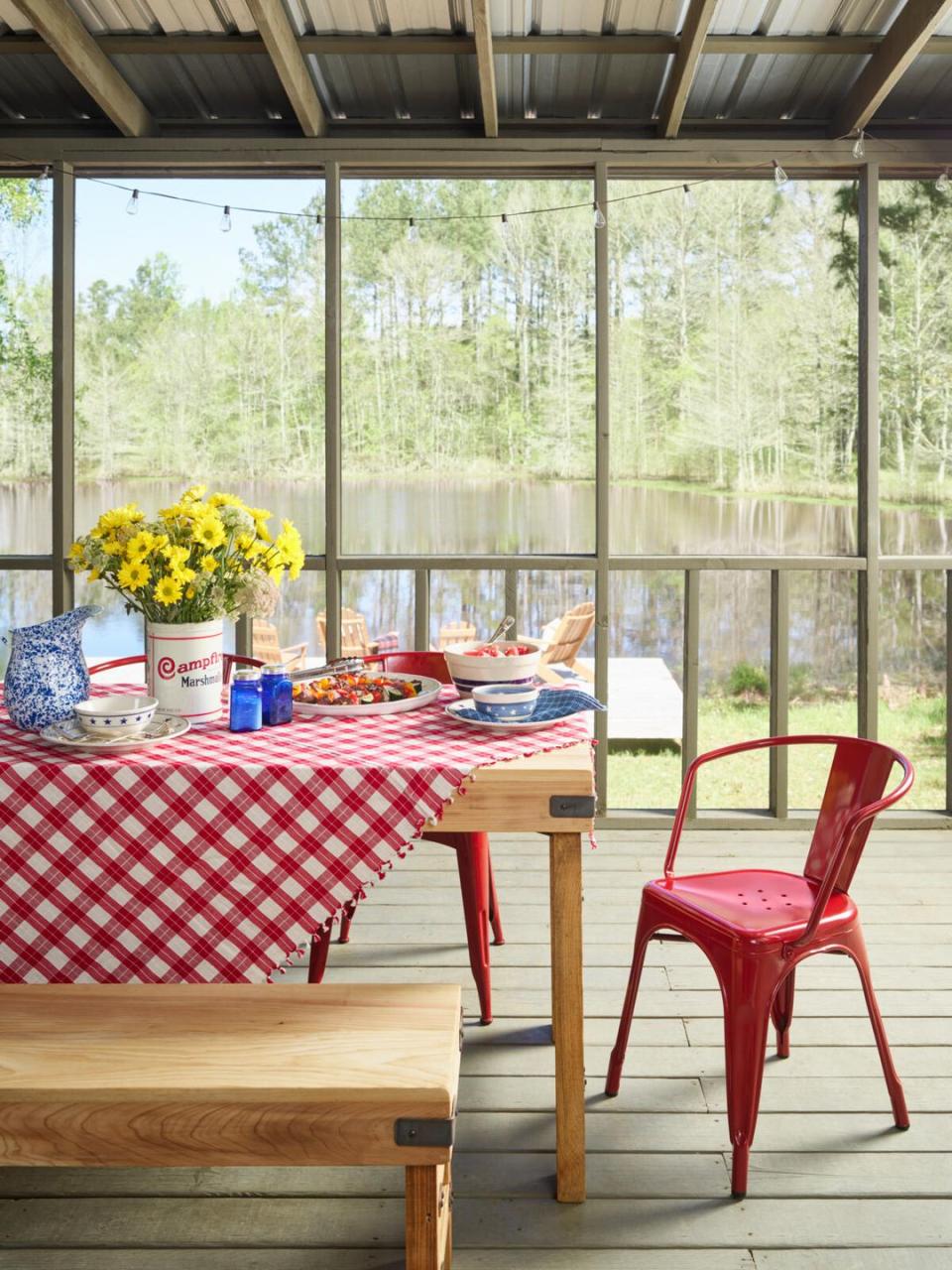 screened porch dining area