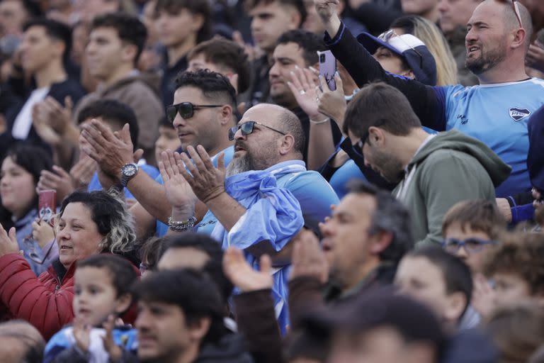 El público no llenó el estadio de Vélez, algo que llamó la atención: era la despedida de los Pumas rumbo al Mundial