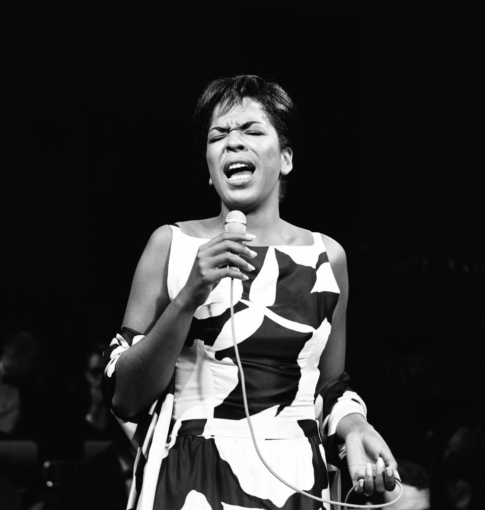 Della Reese performing on <em>The Lively Ones </em>in the 1960s. (Photo by: Gerald Smith/NBC/NBCU Photo Bank)