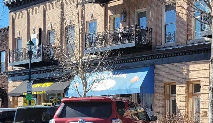 The storefront of the Aquarium and Shark Lab by Team ECCO, 511 N. Main St.